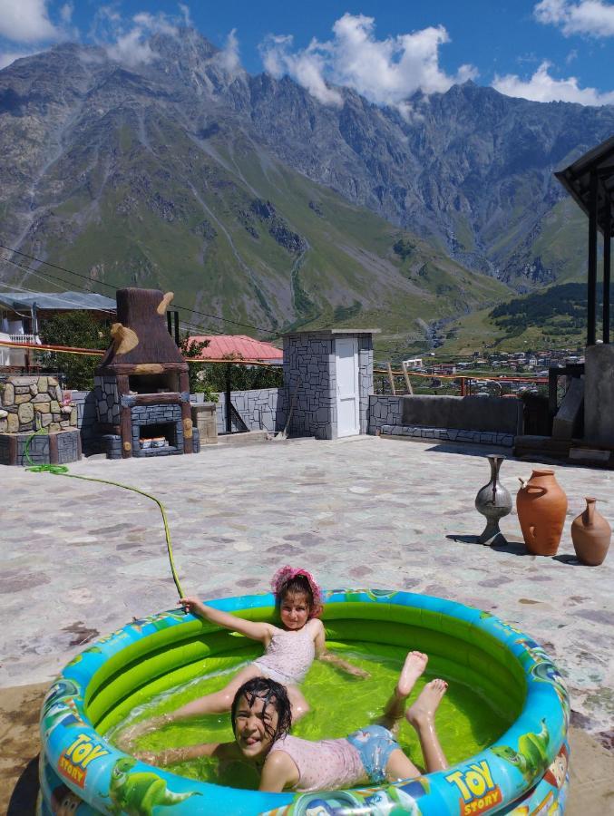 Kazbek View Hostel Stepancminda Zewnętrze zdjęcie